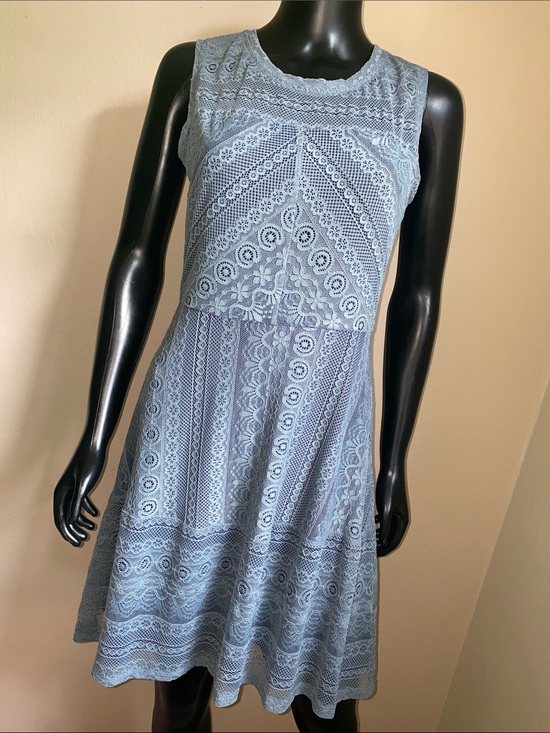 Skies Are Blue Dresses & Skirts - Skies Are Blue Lace Midi Dress in Dusty Blue